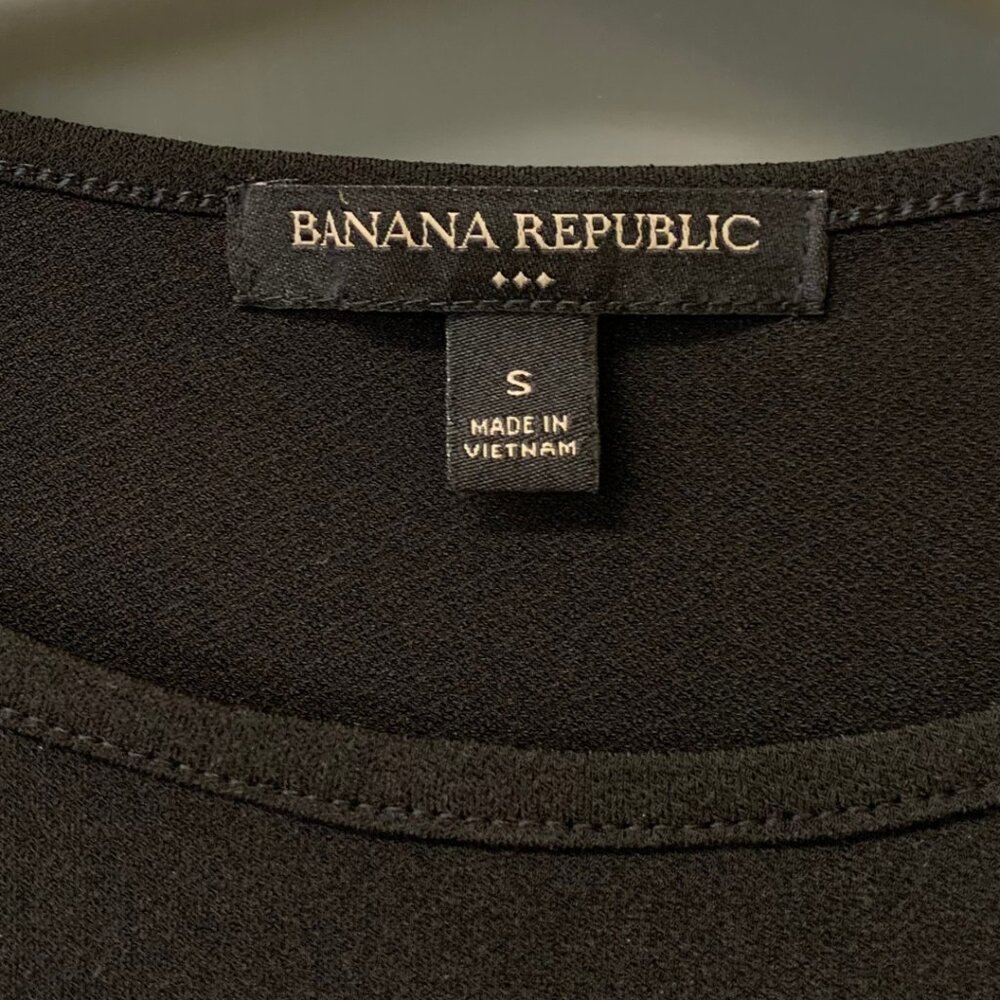 Banana Republic Short Sleeve Chic & Simple Black Blouse size S - Picture 2 of 5